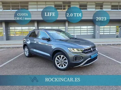 Usado VW T-Roc Life 150 CV (110 kW) 2023 Gris SUV