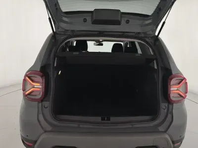 Usado Dacia Duster Journey 131 CV (96 kW) 2024 Gris SUV
