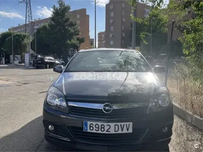 Usado Opel Astra GTC Sport 105 CV (77 kW) 2006 Azul Berlina