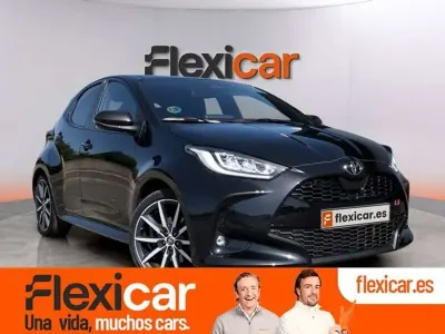 Usado Toyota Yaris Sport 131 CV (96 kW) 2025 Negro Utilitario
