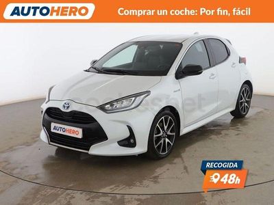 Usado Toyota Yaris Hybrid Style 116 CV (85 kW) 2020 Blanco Berlina