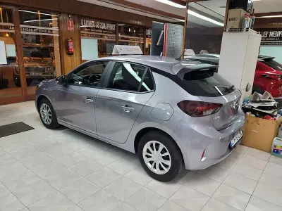 Usado Opel Corsa Edition 75 CV (55 kW) 2019 Gris / plata Utilitario