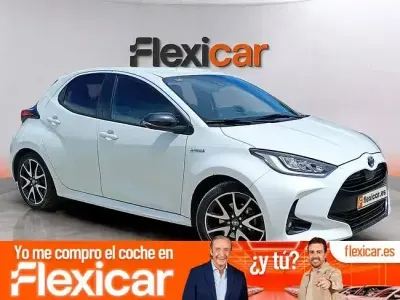 Usado Toyota Yaris Style 116 CV (85 kW) 2021 Blanco Utilitario