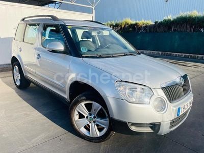 Gris / plata Usado 2010 Skoda Yeti Ambition SUV | 4900 € (Precio justo)