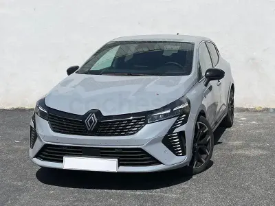 Usado Renault Clio V Techno 100 CV (73 kW) 2026 Gris / plata Berlina