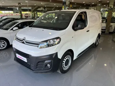 Käytetty Citroën Jumpy 102 HP (75 kW) 2021 Valkoinen Tila-auto