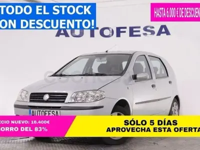 Usado Fiat Punto Dynamic 60 CV (44 kW) 2005 Azul Utilitario