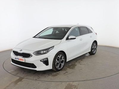 Usado Kia Ceed 136 CV (100 kW) 2021 Blanco Utilitario