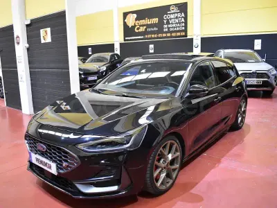 Usado Ford Focus ST 280 CV (205 kW) 2022 Negro Berlina