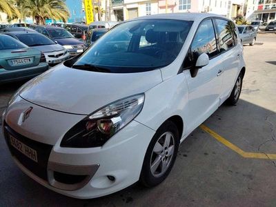 Begagnad Renault Scénic III Dynamique 110 HK (80 kW) 2011 Vit Minibuss