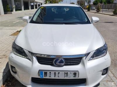 Lexus CT200h