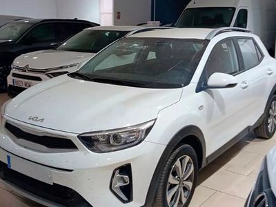 Clear white blanco Usado 2024 Kia Stonic SUV | 17.770 € (Precio justo)