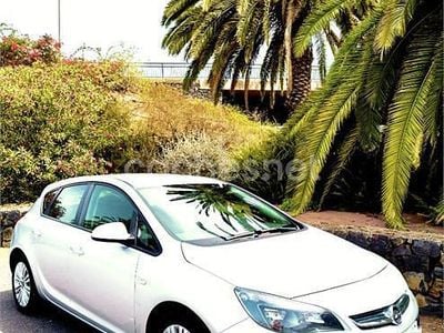 Gris / plata Usado 2013 Opel Astra Excellence Berlina | 5400 € (Precio justo)
