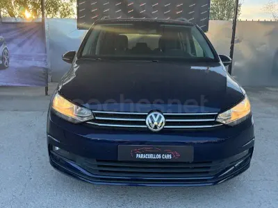 Usado VW Touran Business 115 CV (84 kW) 2019 Azul Monovolumen