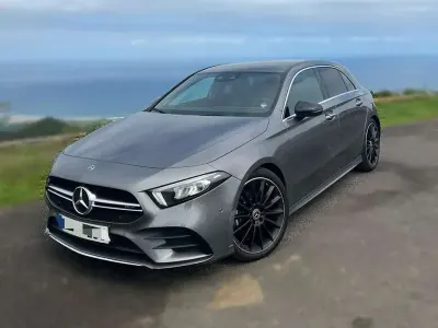 Usado Mercedes A180 116 CV (85 kW) 2019 Gris Utilitario