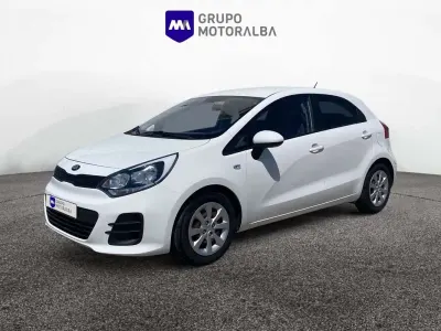 Usado Kia Rio 84 CV (61 kW) 2015 Blanco Utilitario