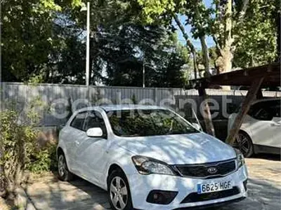 Usado Kia ProCeed Plus 105 CV (77 kW) 2011 Blanco Utilitario