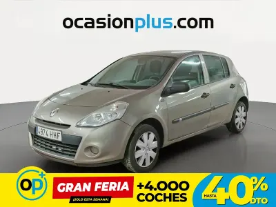 Usado Renault Clio 75 CV (55 kW) 2011 Beige Utilitario