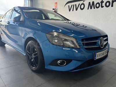 Usado Mercedes A180 Urban 122 CV (89 kW) 2013 Azul Berlina