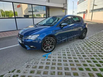 Usado Seat Leon CONNECT 110 CV (80 kW) 2015 Azul Berlina