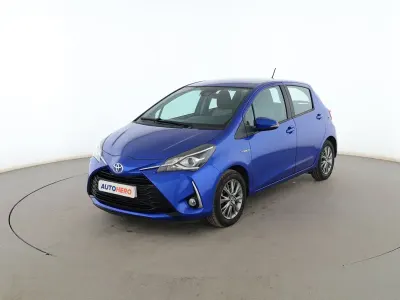 Usado Toyota Yaris Active 101 CV (74 kW) 2017 Azul Utilitario