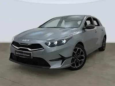 Usado Kia Ceed Style 101 CV (74 kW) 2024 Gris plata Utilitario