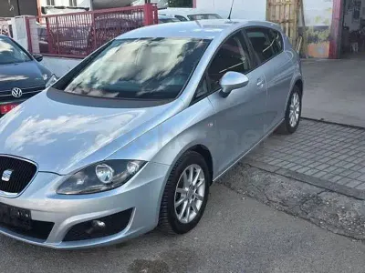Usado Seat Leon Ecomotive 105 CV (77 kW) 2009 Gris / plata Utilitario