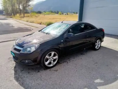Usado Opel Astra Enjoy 139 CV (102 kW) 2006 Negro Descapotable