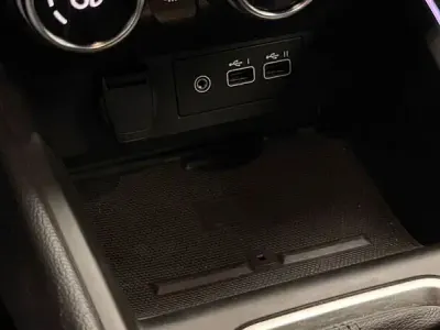 Usado Renault Clio V Techno 100 CV (73 kW) 2025 Rojo Berlina