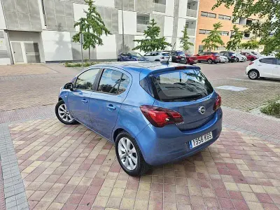 Usado Opel Corsa Selective 90 CV (66 kW) 2018 Azul Utilitario