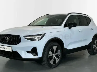 Nuevo Volvo XC40 Plus 163 CV (119 kW) 2026 Gris / plata SUV