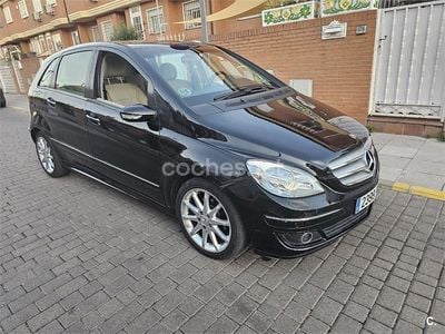 Mercedes B200
