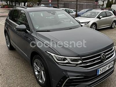 Usado VW Tiguan R-line 150 CV (110 kW) 2023 Gris / plata SUV