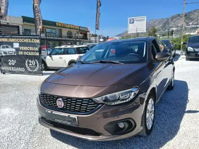 Usado Fiat Tipo Easy 95 CV (69 kW) 2017 Marrón Utilitario