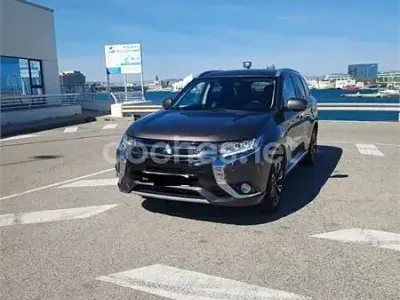 Usado Mitsubishi Outlander P-HEV 203 CV (149 kW) 2016 Marrón SUV