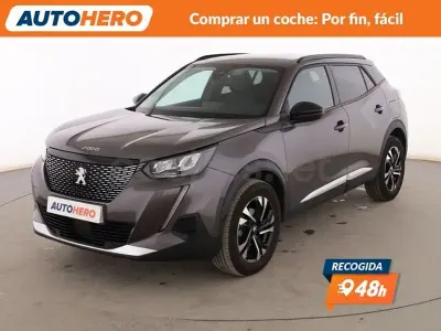 Usado Peugeot 2008 Allure 130 CV (95 kW) 2022 Gris / plata SUV
