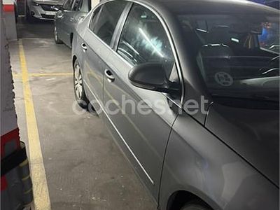 Gris / plata Usado 2005 VW Passat Trendline Berlina | 3200 € (Un poco caro)