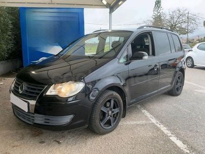 Usado VW Touran 105 CV (77 kW) 2008 Negro Monovolumen