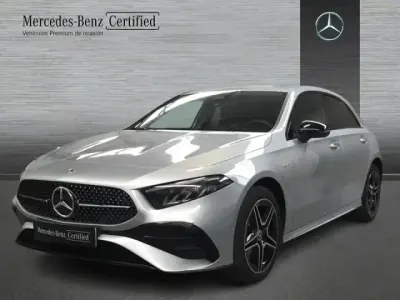 Usado Mercedes A250 AMG line 218 CV (160 kW) 2025 Plata hightech Berlina