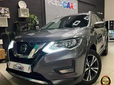 Usado Nissan X-Trail Tekna 150 CV (110 kW) 2020 Gris / plata SUV