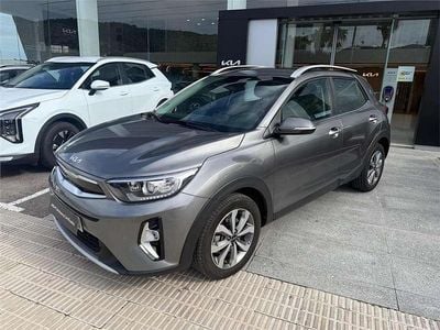 Usado 2025 Kia Stonic SUV | 17.500 € (Precio justo)