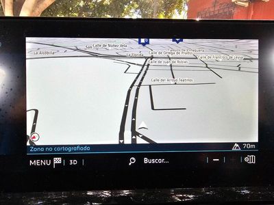 Usado Peugeot 3008 Allure 225 CV (165 kW) 2022 Gris / plata SUV