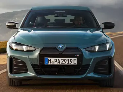 Usado BMW i4 250 kW (340 CV) 2023 Azul Berlina