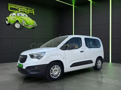 Käytetty Opel Combo Life Expression 102 HP (75 kW) 2019 Valkoinen Tila-auto
