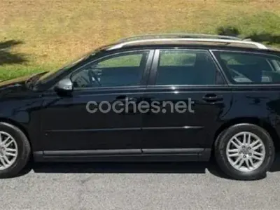 Usado Volvo V50 Kinetic 136 CV (100 kW) 2010 Negro Familiar