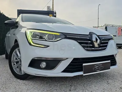 Usado Renault Mégane Zen 110 CV (80 kW) 2017 Blanco Berlina