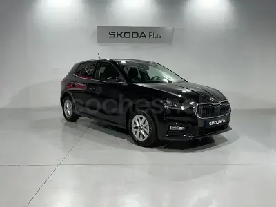 Usado Skoda Fabia Selection 95 CV (69 kW) 2025 Negro Utilitario