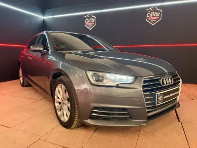 Usado Audi A4 Advanced 150 CV (110 kW) 2017 Gris / plata Berlina