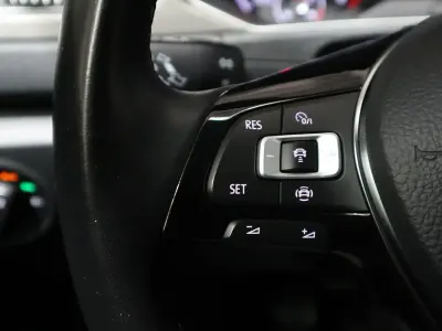 Usado VW T-Roc Advance 109 CV (80 kW) 2020 Azul SUV