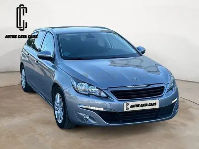 Usado Peugeot 308 SW Style 130 CV (95 kW) 2017 Gris / plata Familiar